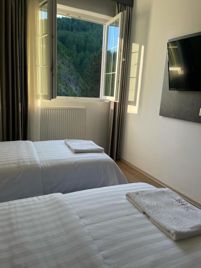 Hotel Sh & Sh Puke Bagian luar foto