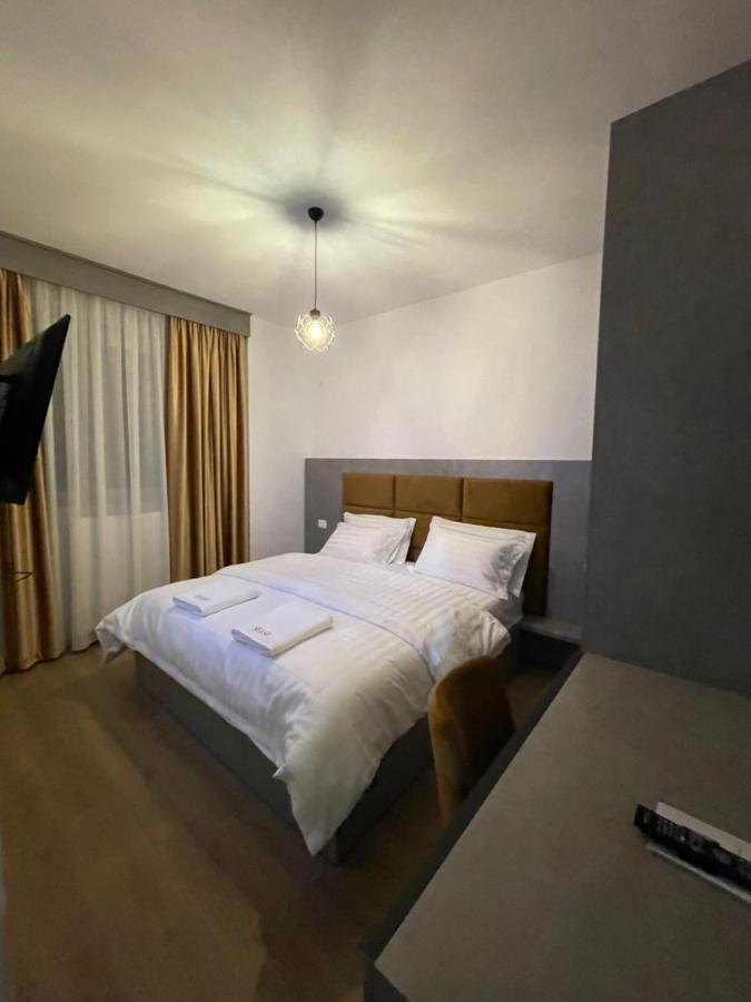 Hotel Sh & Sh Puke Bagian luar foto